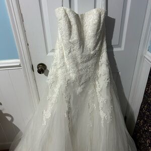 Strapless Lace David’s Bridal Wedding Dress
